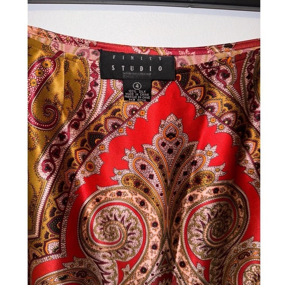 Elegant Paisley Red Skirt - Picture 4 of 6